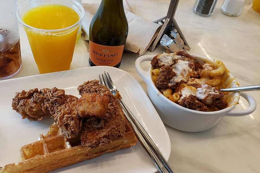 sparkling wine with chicken and waffles