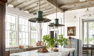 How can I incorporate farmhouse decor into my living room while maintaining a Southern feel?